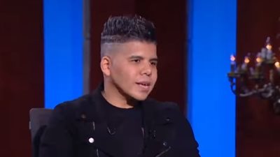 عمر كمال يرد على منتقدي سياراته الفارهة مع أميرة بدر، الليلة