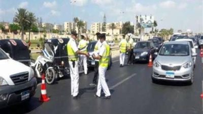 المرور تحرر 1300 مخالفة عدم تركيب الملصق الإلكتروني خلال 24 ساعة