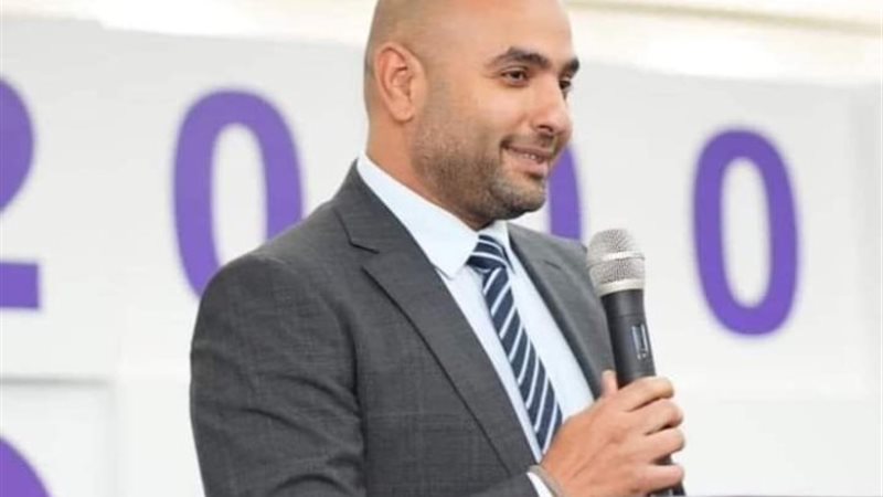 محمد عزب