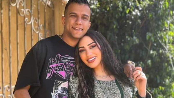 عصام صاصا وزوجته
