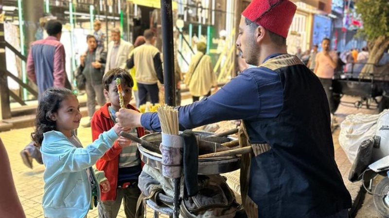 احدي بائعي الحلويات ـ عدسة الجمهور