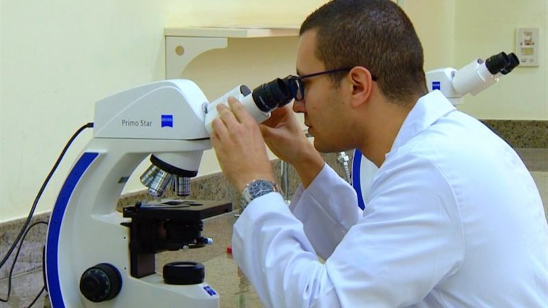 أحد طلبة كلية الطب بالقوات المسلحة