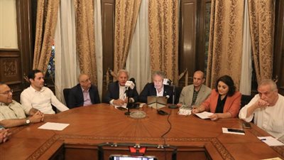 شباب المعارضة ينقلبون على الحركة المدنية ويطالبون بحلها (فيديو)