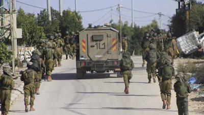 إعلام عبري: توغل بري إسرائيلي محدود بعدة مناطق في رفح الفلسطينية
