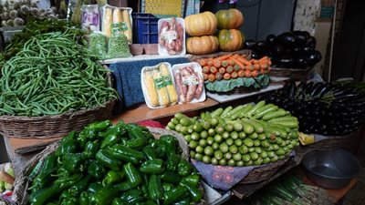 تعرف على أسعار الطماطم والبصل والخضروات اليوم الجمعة بالأسواق
