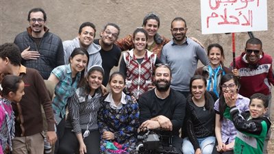 تزامنا مع عرضه في «كان»، طرح البرومو الرسمي لفيلم «رفعت عيني للسما»