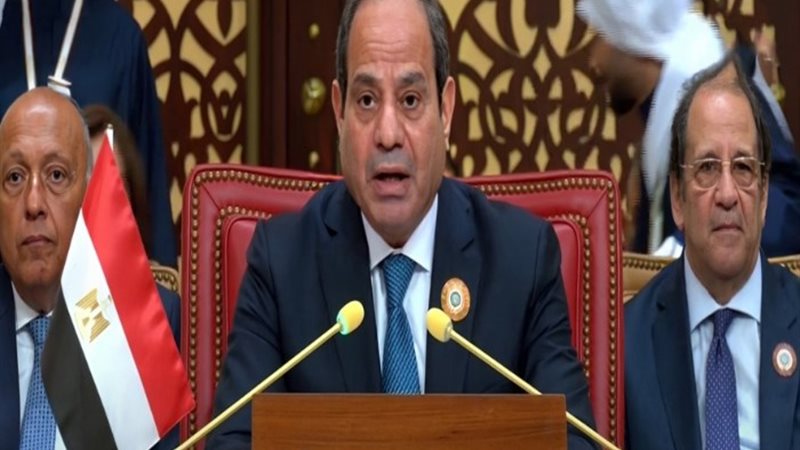 الرئيس عبد الفتاح السيسي و اللواء عباس كامل وسامح شكري وزير