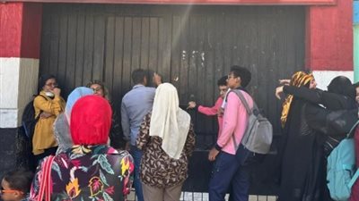 طلاب الشهادة الإعدادية بالقاهرة يؤدون الامتحان في ثلاث مواد اليوم