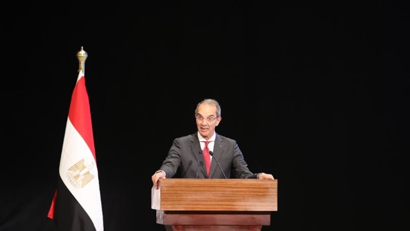 عمرو طلعت وزير الاتصالات