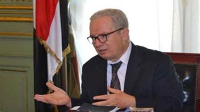 الدكتور حسين عيسى