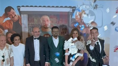 أبطال فيلم «بنقدر ظروفك» يحتفلون بالعرض الخاص (صور)