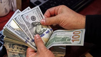 وسط ترقب قرارات البنك المركزي، سعر الدولار أمام الجنيه اليوم 22 مايو