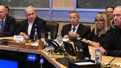 مجلس حـرب الإسرائيلي يوجه فريق التفاوض بمواصلة المفاوضات لإعادة المحتجزين