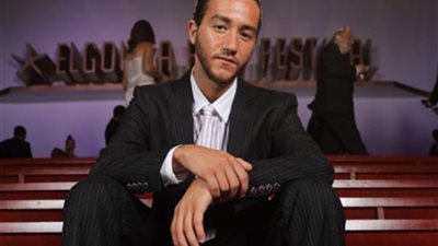 «جوا المطبخ»، أحمد مالك يعود للأضواء بمسلسل وفيلم إنجليزي