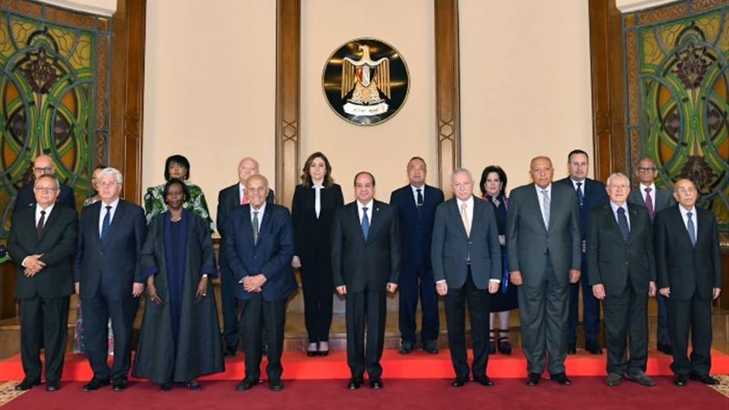 الرئيس السيسي وأضاء مجلس أمناء مكتبة الإسكندرية