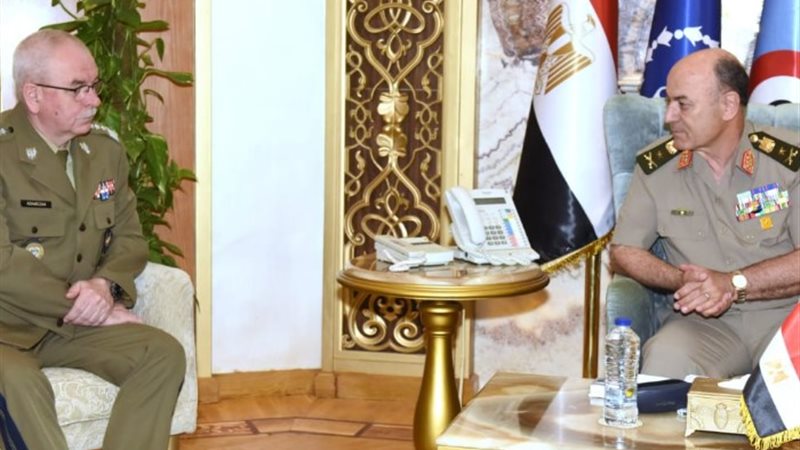 الفريق أسامة عسكر رئيس أركان حرب القوات المسلحة الفريق يانو