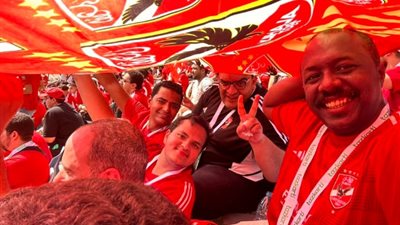 لفتة طيبة من جمهور الأهلي في استاد القاهرة