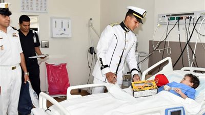 الأكاديمية العسكرية المصرية تنظم زيارة لعدد من طلبة الكلية البحرية لمستشفى أهل مصر لعلاج الحروق