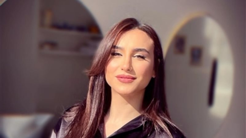 الفنانة هلا السعيد