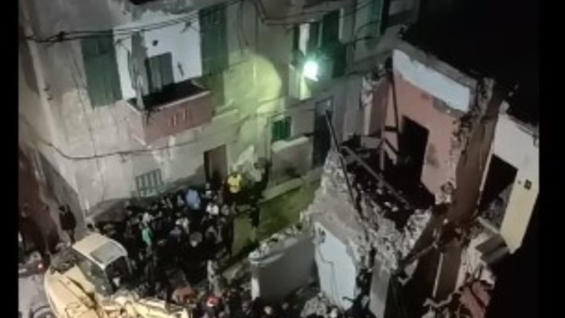 العقار المنهار