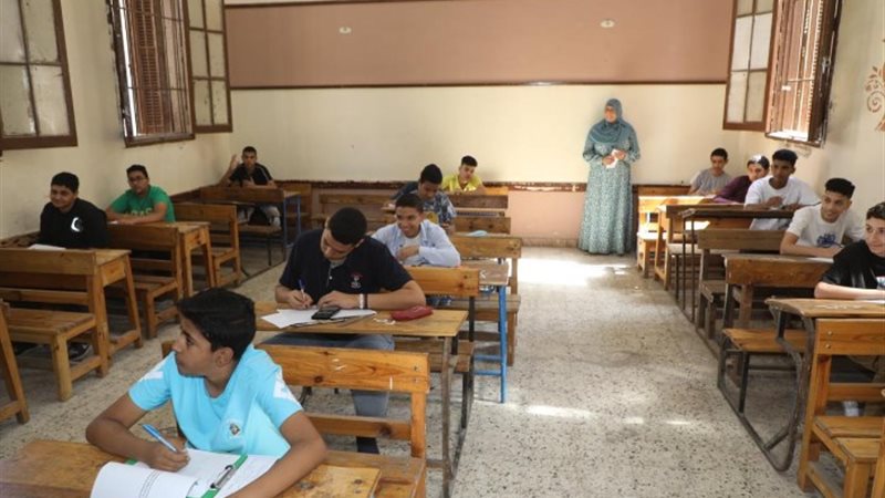 امتحانات الدبلومات الفنية