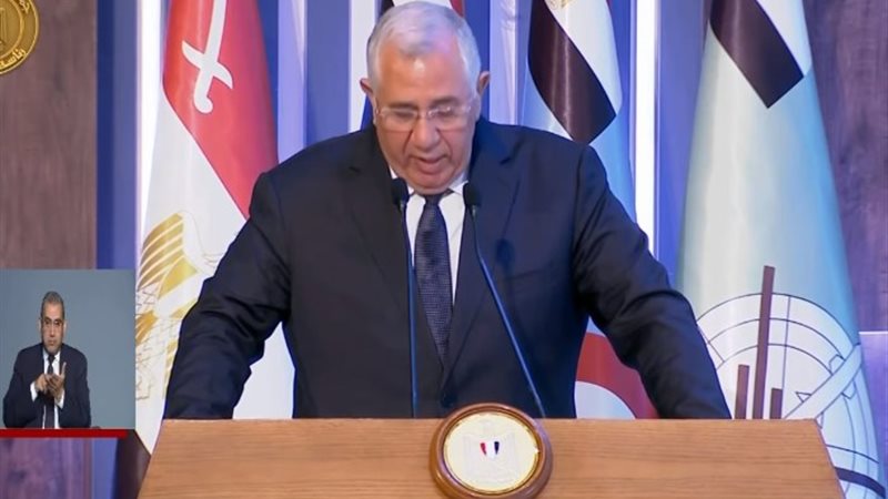 وزير الزراعة خلال الافتتاح