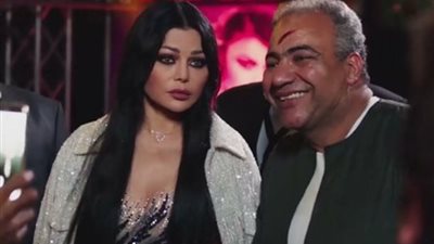 هيفاء وهبي تاجرة تفاح لبنانية في «ولاد المحظوظة»