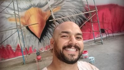 أحمد زبادي منفذ تيفو نهائي أفريقيا يكشف لـ«الجمهور» سر كلمة الملك المزيف بمباراة الأهلي والترجي