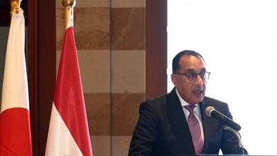«رئيس الوزراء»: الدولة تولى أهمية كبيرة لصناعة السيارات في مصر