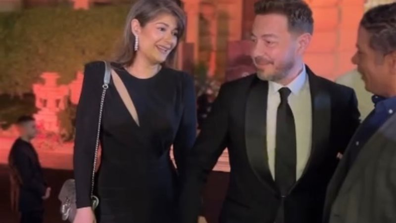 حضور الفنان احمد زاهر وزوجته لحفل عمر خيرت