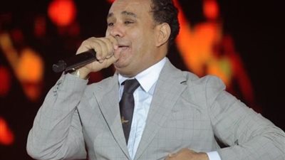 بعد تشييع الجثمان، موعد ومكان عزاء والدة الفنان محمود الليثي