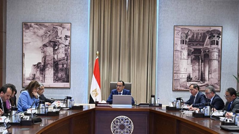 خلال اجتماع رئيس مجلس الوزراء
