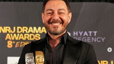 أول تعليق لأحمد زاهر بعد حصوله على جائزة التميز عن دوره في «نعمة الأفوكاتو»