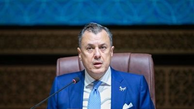 عضو غرفة السياحة يفنّد 3 أسباب لاستمرار أحمد عيسى على رأس الوزارة