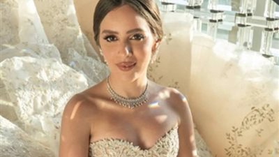 جميلة عوض تشارك جمهورها الصورة الأولى من عقد قرانها