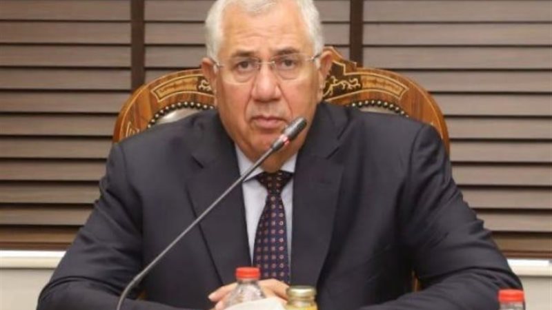 وزير الزراعة السيد القصير