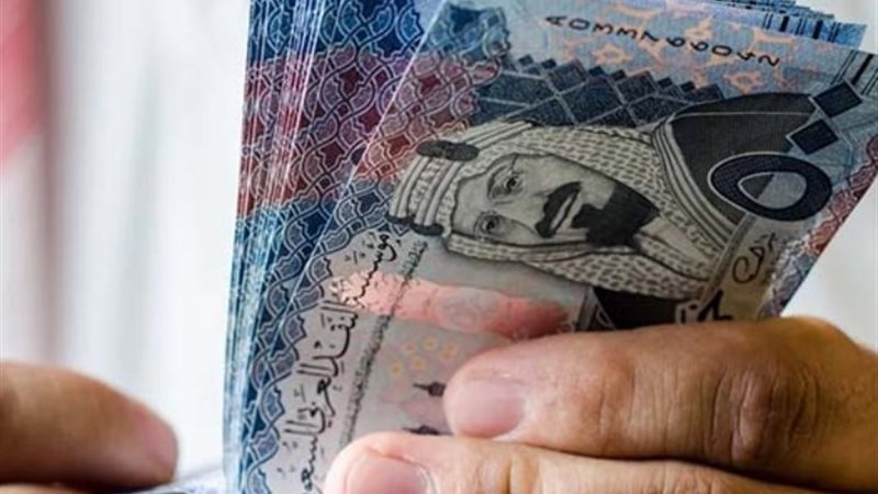 انخفاض سعر الريال السعودي