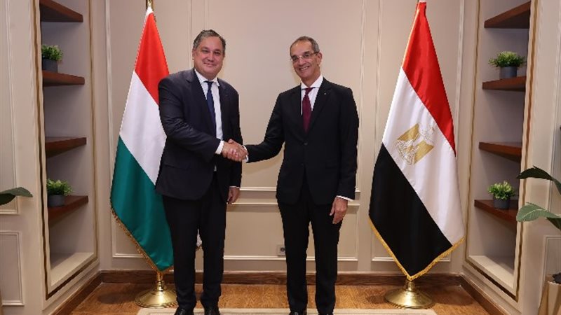 عمرو طلعت ووزير الاقتصاد المجري