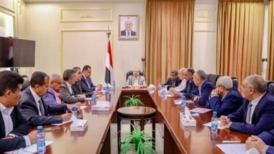 حكومة اليمن: نأمل تنفيذ وقف فوري لإطلاق النار في غزة