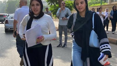 بدء دخول طلاب الثانوية العامة إلى مقار لجان الامتحانات