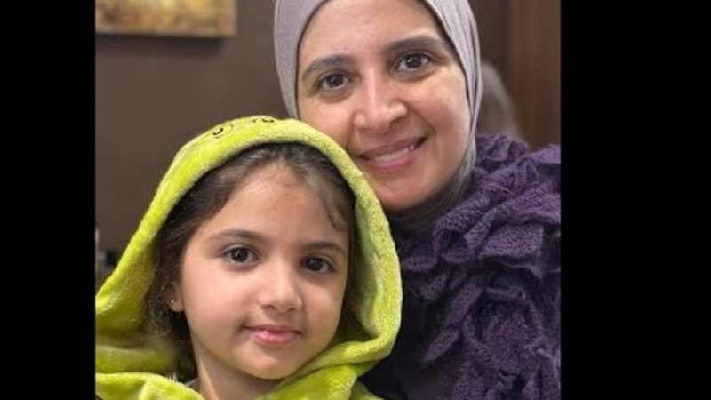 حنان ترك وابنتها
