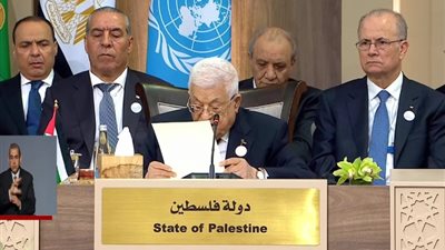 الرئيس الفلسطيني: الحكومة جاهزة لاستلام مهامها كاملة في غزة