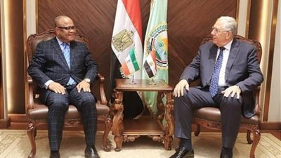 وزير الزراعة يبحث مع نظيره الغيني تعزيز التعاون بين البلدين