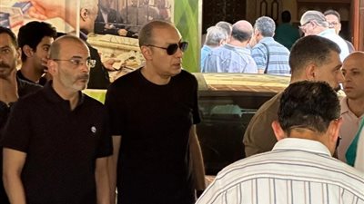 تشييع جثمان المنتج فاروق صبري من مسجد مصطفى محمود (صور)