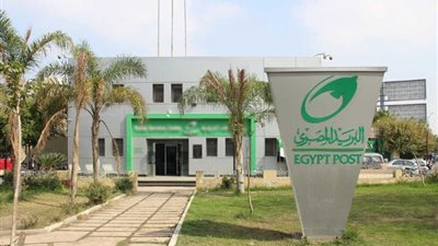 «البريد» يصدر طابعا تذكاريا لمرور 90 عاما على إنشاء الإذاعة المصرية
