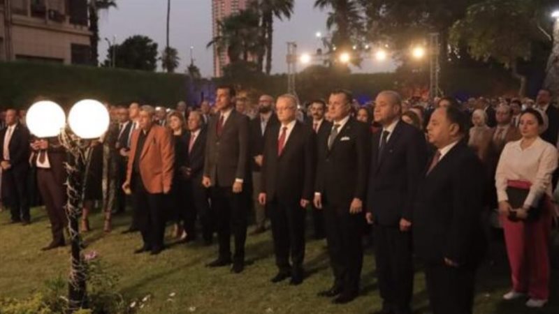 وزير السياحة خلال فعالية العيد الوطني لروسيا