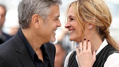 جورج كلوني وجوليا روبرتس يشاركون في حملة تبرعات لصالح حملة بايدن الانتخابية