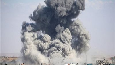 انفجارات عنيفة في شرق رفح الفلسطينية وحي الزيتون بقصف مدفعي إسرائيلي