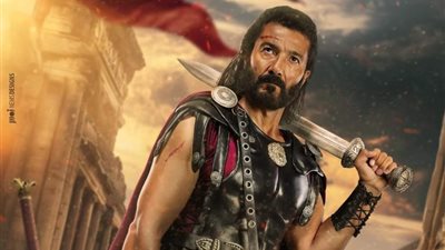 «الناس الحلوة اللي أبدعت»، خالد النبوي يشيد بأداء فريق عمل «أهل الكهف»