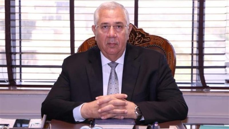 السيد القصير وزير الزراعة واستصلاح الأراضي اليوم مع عباس ال